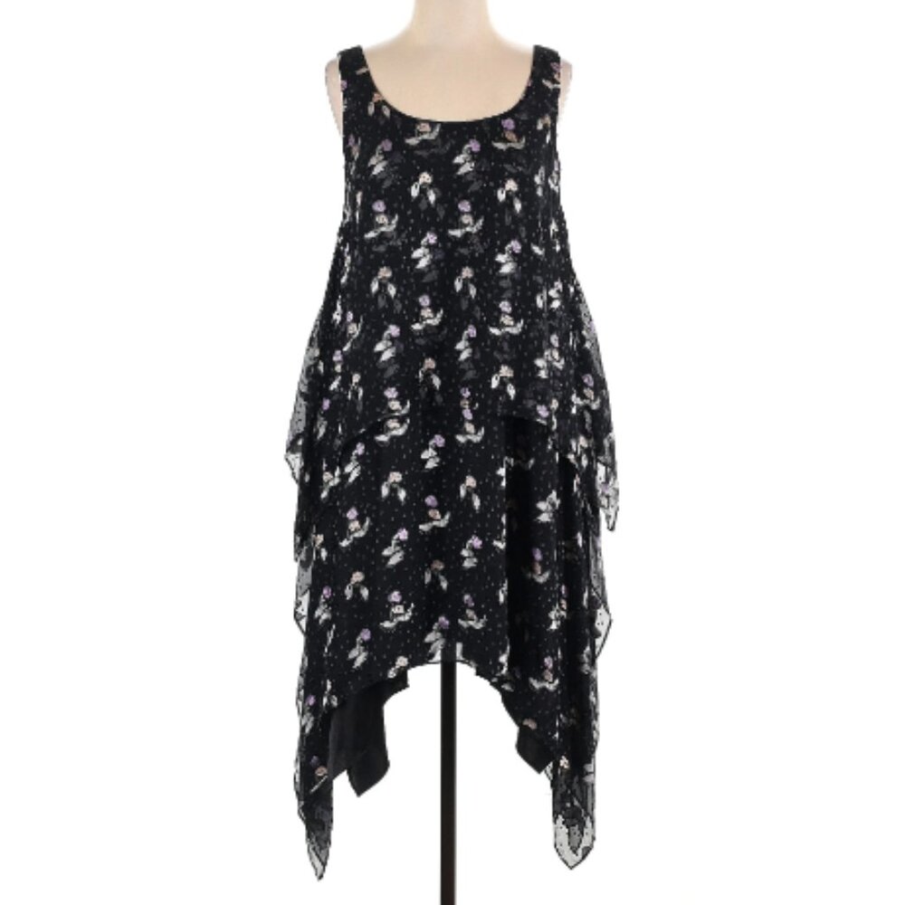 Opening Ceremony Gestures Handkerchief Black Dress